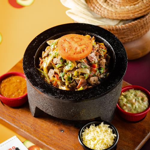MOLCAJETE ALAMBRES (Chicken) (Two People)