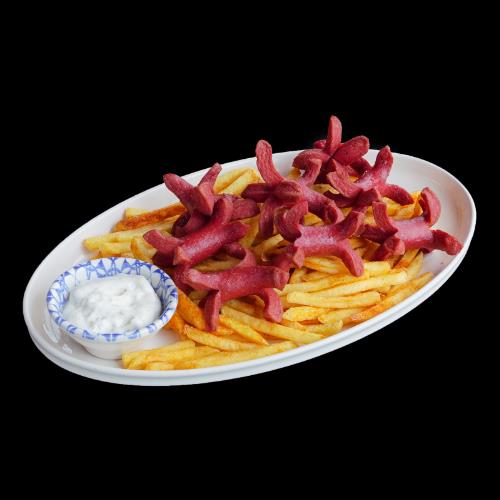 Sausage tava with spiced potatoes and mayo dip