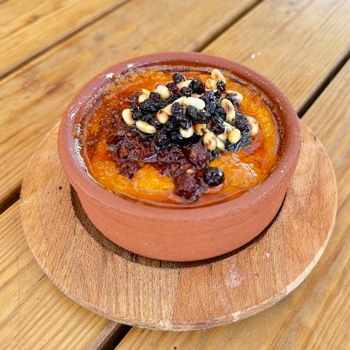 Hummus with sucuk