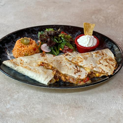 QUESADILLAS POPULARES (Chicken)