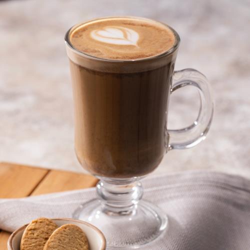 Caffè mocha with cake or cookie