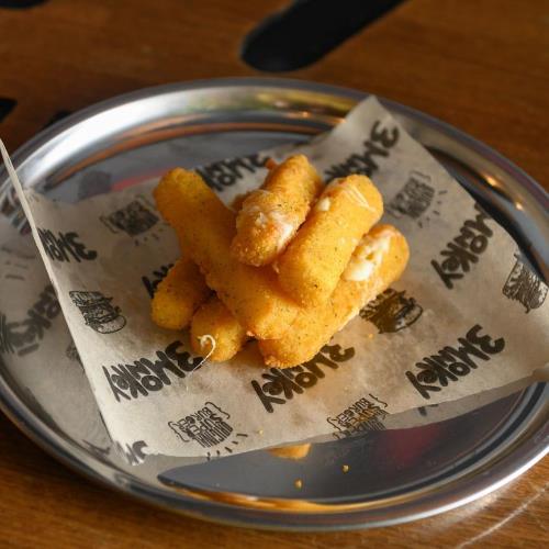Mozzarella sticks (5 pieces)
