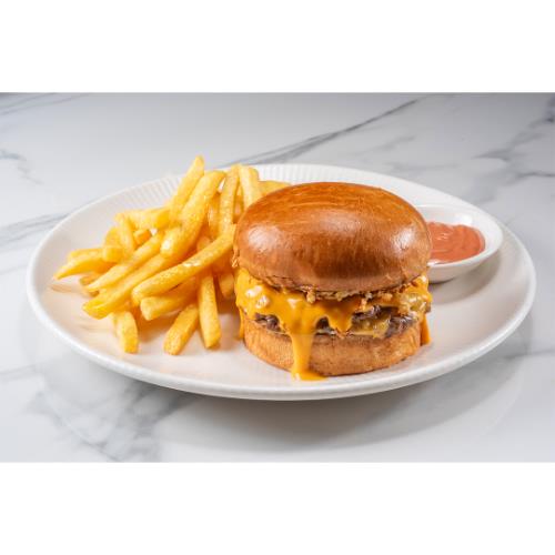 Smash Burger with Caramelized Onions (120 g)