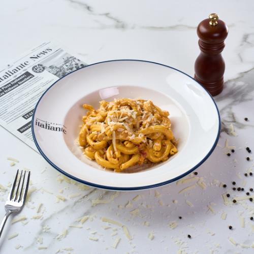 Casarecce with sun-dried tomato pesto sauce