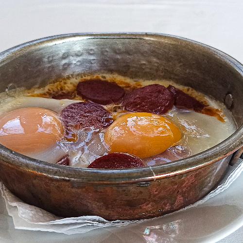 Eggs with sucuk