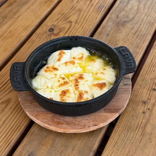 In a güveç Regional Melted Cheese