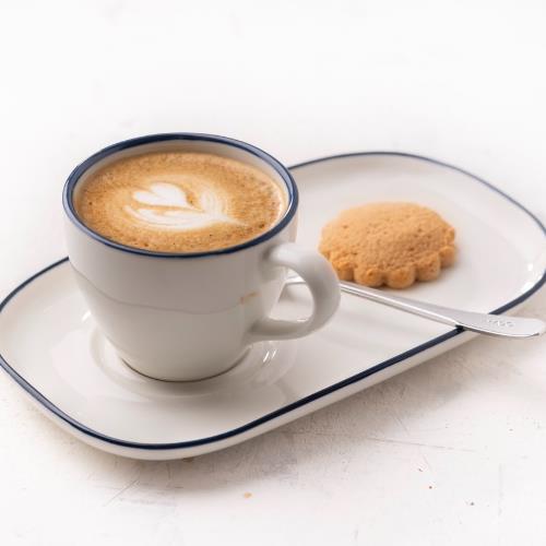 Flat white with cake or cookie