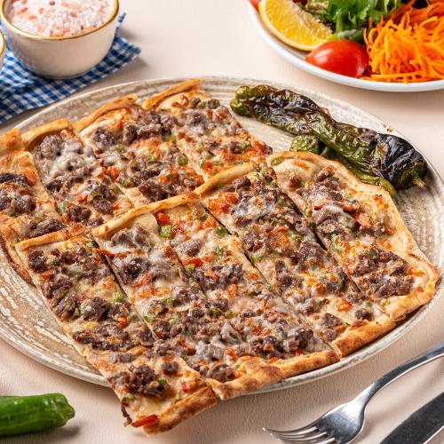 Cubed meat and cheese pide (1 portion)