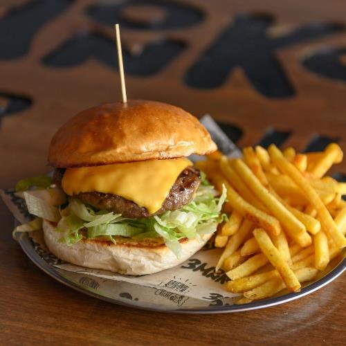 Cheeseburger (110 g)