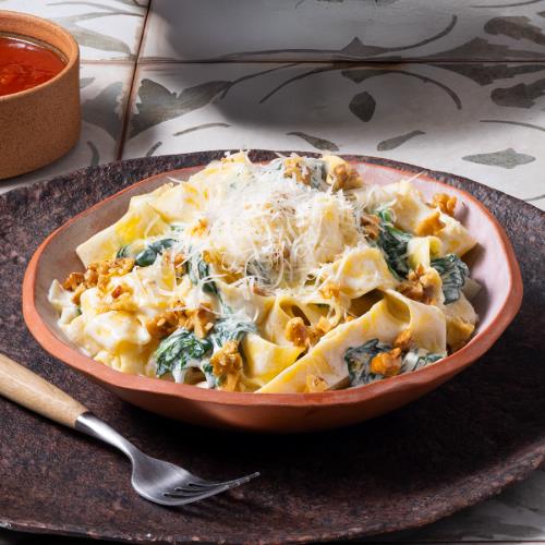 Cream Spinach Walnut Papperdelle