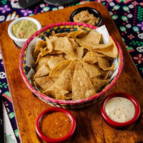 TOTOPOS CON SALSA