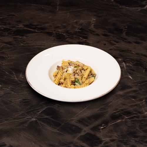 Caramelized onion fusilli pasta
