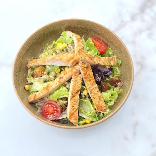 Humuslu Grilled chicken Salad (Half)
