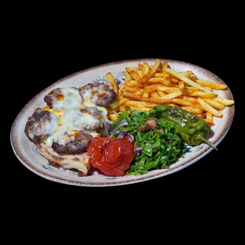 Grilled meatballs with kaşar cheese