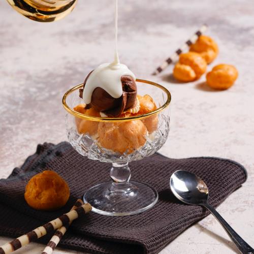 Cocoa Ice Cream Dökme Profiteroles