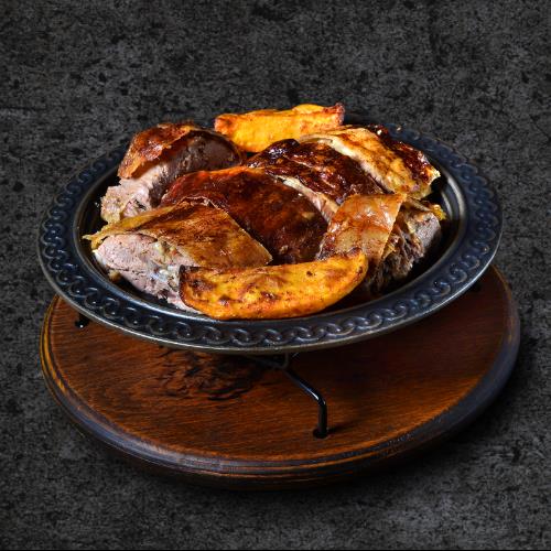 Kuzu çevirme (spit-roasted lamb)