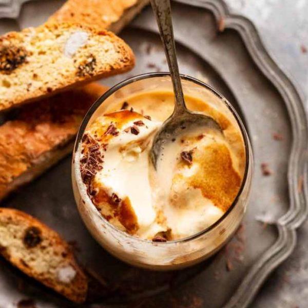 Panettone affogato