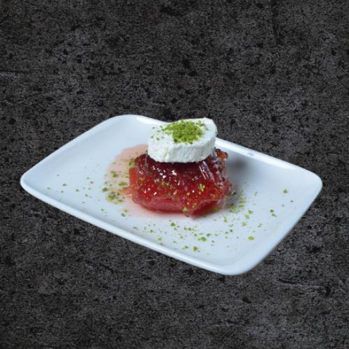 Baked Saray Style Kaymak Quince Dessert