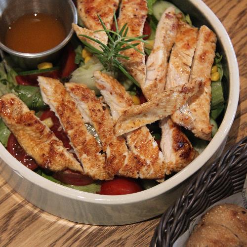 GRILLED CHICKEN SALAD