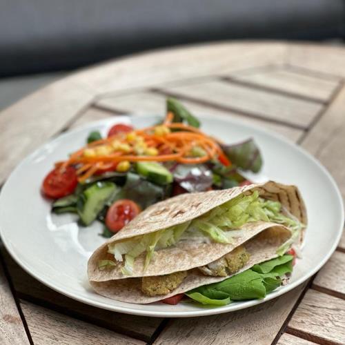 Falafel Köfte Tortilla Sandwich