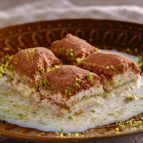 Chocolate and pistachio cold baklava, 4 slices, with ground pistachio