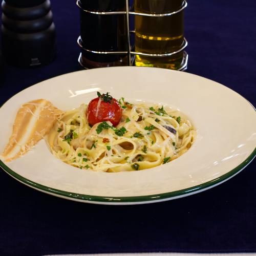 Fettuccine Alfredo