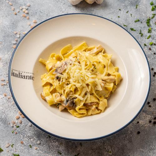 Fettuccine Alfredo